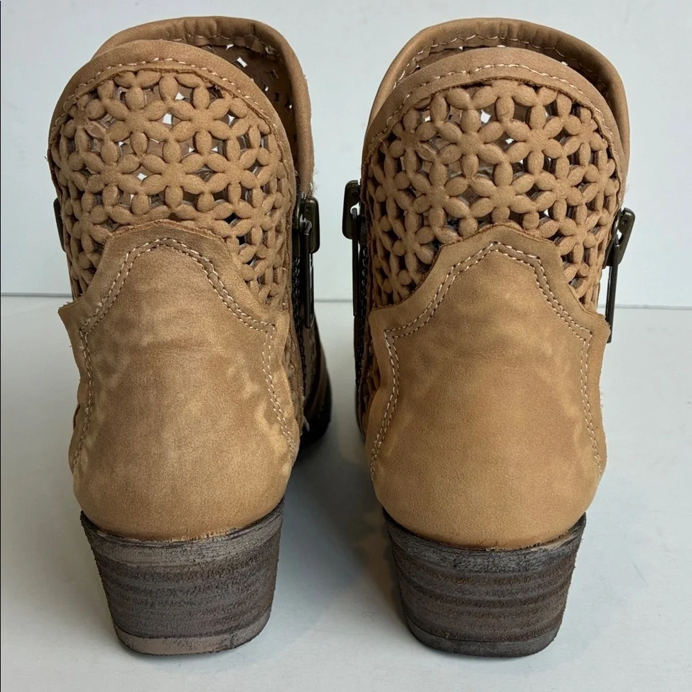 Circle G by Corral Q0002 Tan Shortie Ankle Boot Laser Cut Zipper US 6.5 Rodeo